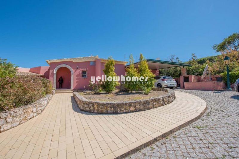 Spectacular 6-bed villa with pool and sea views n Lagos